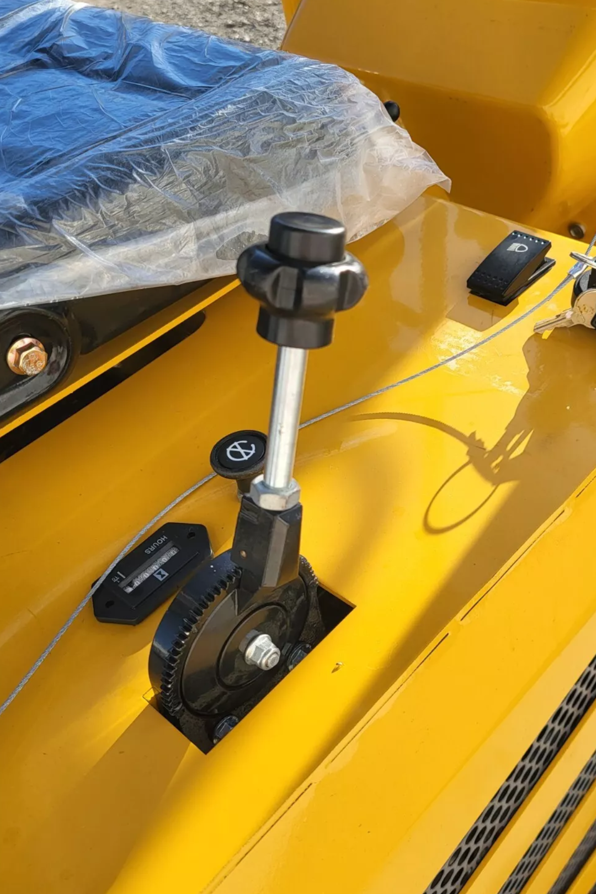 AGT MX12R 1-Ton Compact Crawler Mini Excavator, photo 9 of 9