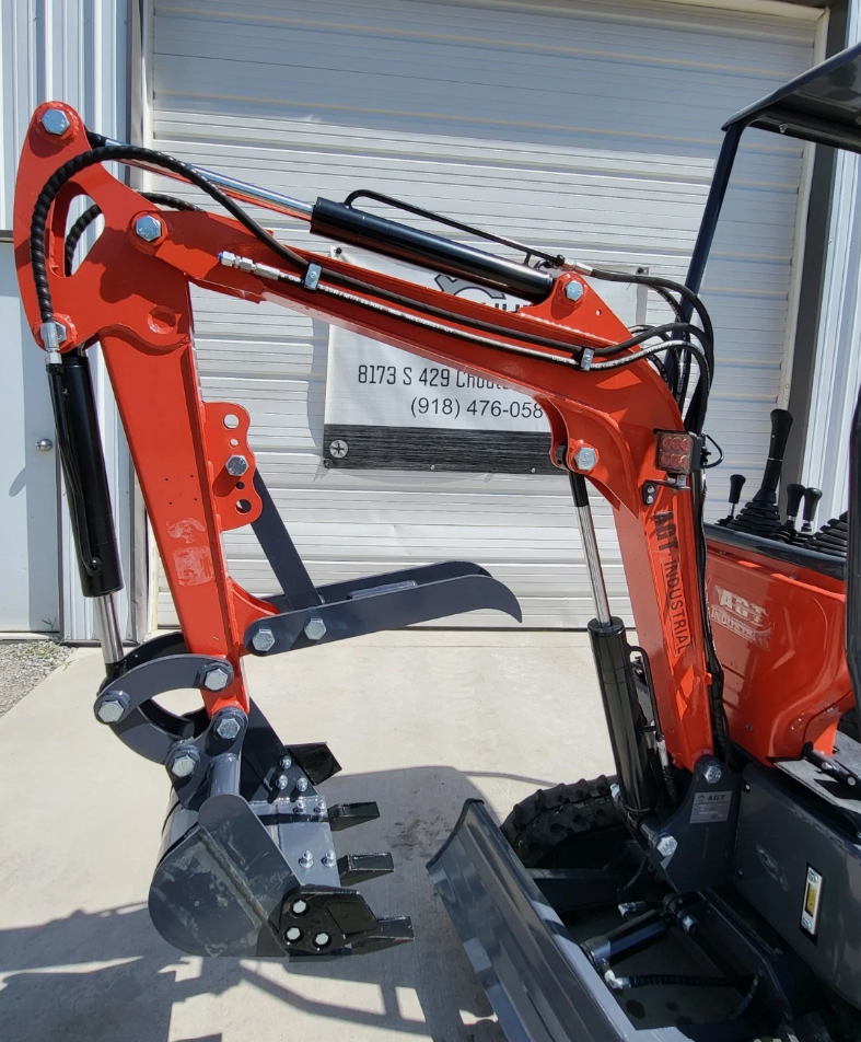 AGT MX15R 1-Ton Commercial Duty Mini Excavator, photo 9 of 9