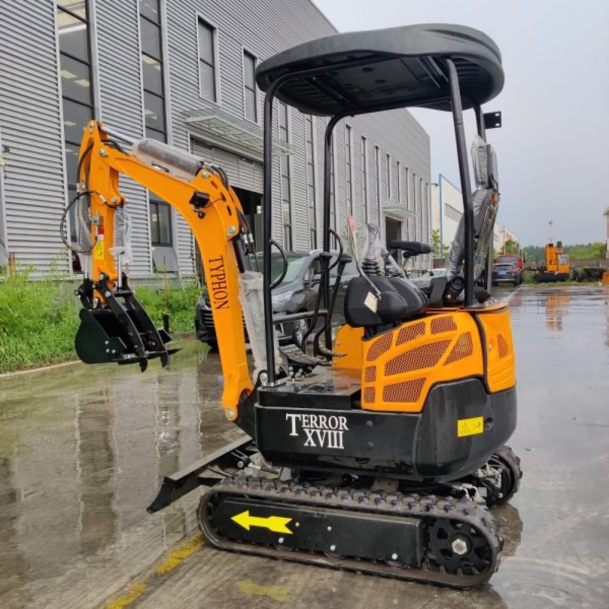 TYPHON TERROR XVIII 4000 lb Mini Excavator, photo 7 of 12